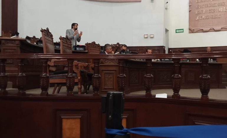 Morena vota contra 31 municipios