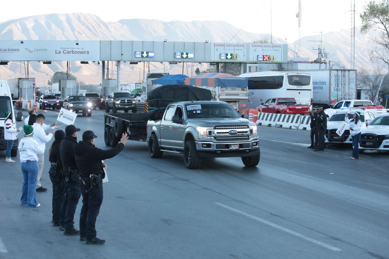 Coahuila da la bienvenida a miles de paisanos con operativo especial de seguridad