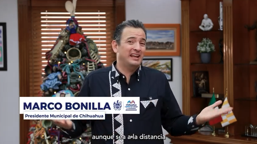 Esto en el marco de la presentación de su Primer Informe de Resultados Saltillo, Coahuila de Zaragoza; 11 de diciembre de 2025.- El Presidente Municipal de Chihuahua, Marco Bonilla Mendoza, reconoció el trabajo responsable, cercano y constante del Alcalde de Saltillo, Javier Díaz González. En el marco de la presentación del Primer Informe de Resultados en la capital de Coahuila, Bonilla Mendoza destacó que Saltillo sigue consolidándose como una ciudad que inspira. “Los resultados están ahí: más seguridad con la incorporación de 100 nuevos policías, parques y espacios públicos mejor atendidos a través del programa Aquí Andamos, y acciones firmes que impulsan la inclusión y abren oportunidades para todas y todos”, dijo. El Alcalde de Chihuahua mencionó que cada uno de estos logros refleja una visión clara y un liderazgo que pone al centro a la gente, guiada por un principio que distingue a este gobierno por amor a Saltillo. Al referirse a Javier Díaz González como un gran servidor público y un gran coahuilense, Marco Bonilla aseguró que con trabajo y unidad seguirá construyendo una ciudad fuerte, segura y con más oportunidades para la gente. “Javier, como vecino y como vicepresidente de la Asociación de Ciudades Capitales de México, recibe mi reconocimiento por tu entrega, tu compromiso y tu manera de servir; y a todas y todos en Saltillo mi respeto por acompañar este proyecto con entusiasmo y cercanía”, puntualizó.