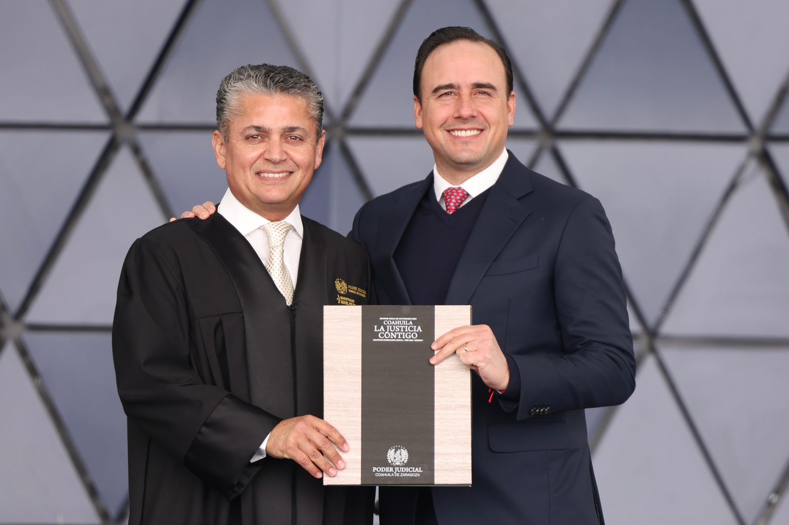 Coahuila es un estado de instituciones fuertes y echadas pa’delante: Manolo