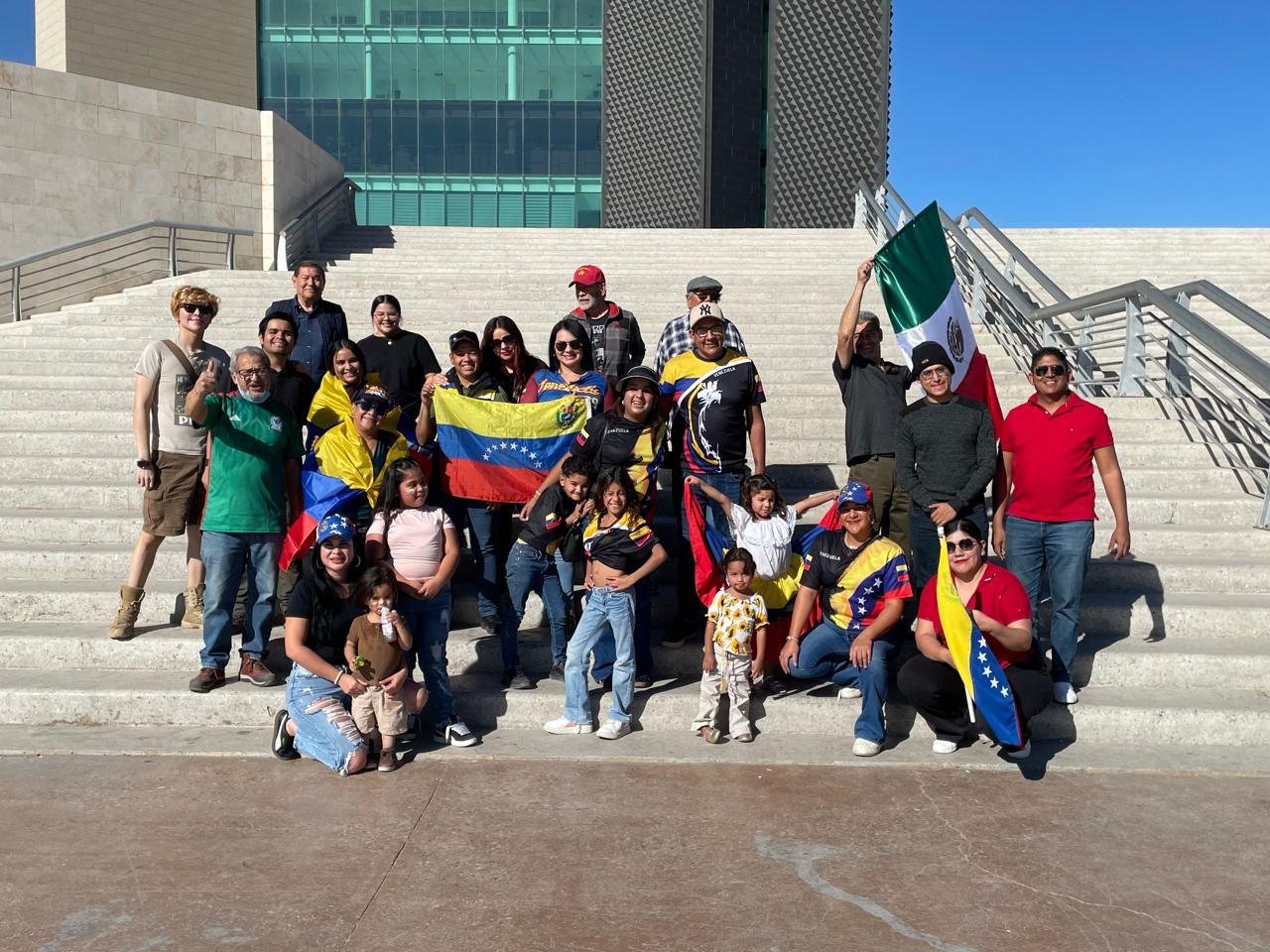 Venezolanos en la Laguna celebran captura de Maduro