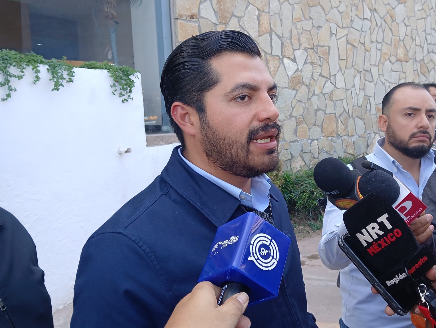 Evalúan suspensión de clases por frente frío