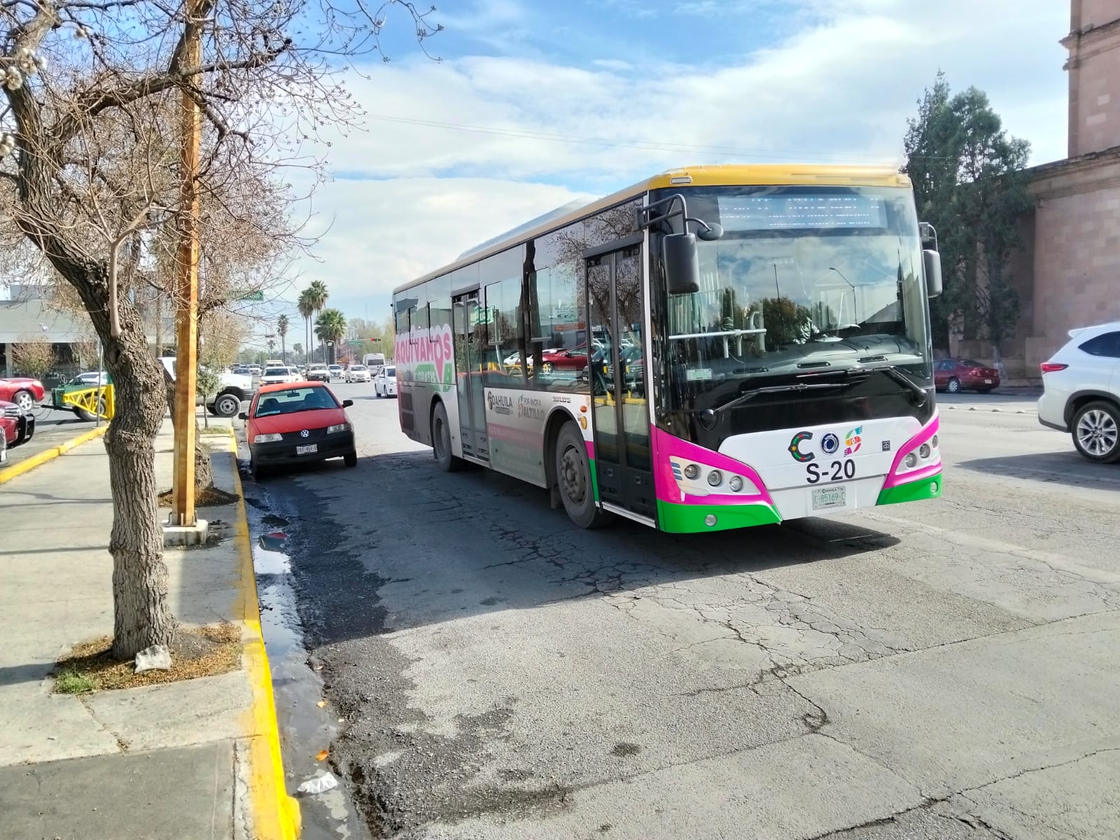 Ahorran estudiantes 500 pesos a la semana con “Aquí Vamos”