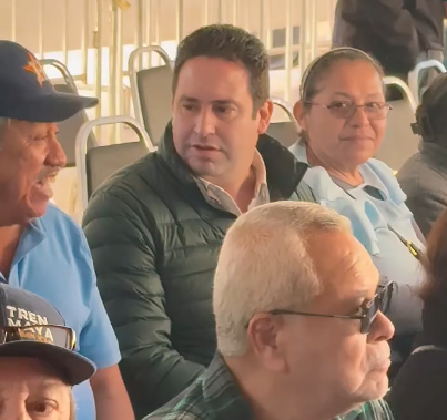 Alcalde Javier Díaz reconoce a contribuyentes cumplidos