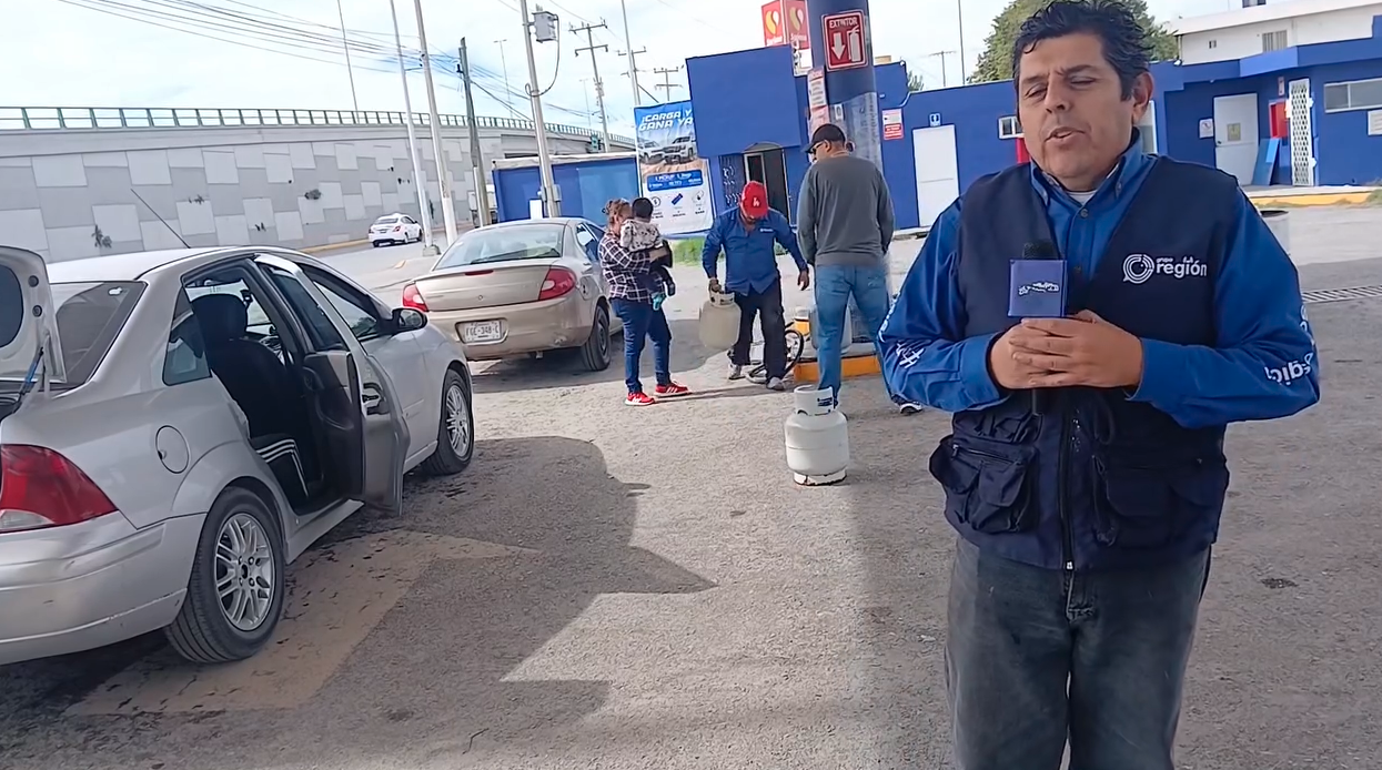 SE PREPARA GENTE ANTE  EL FRIO