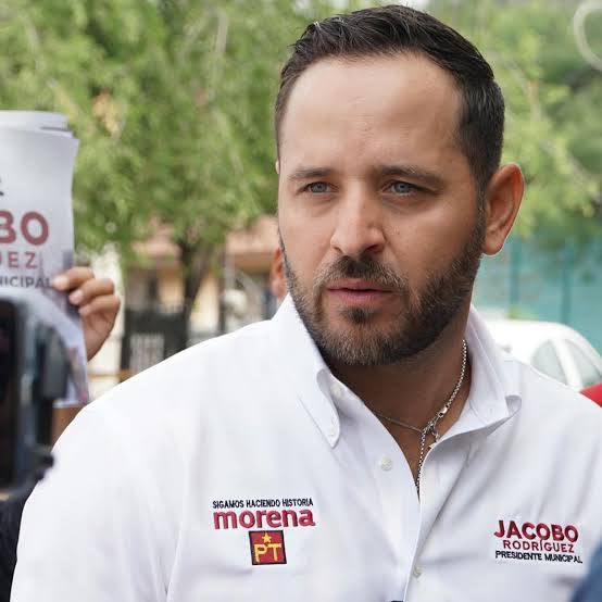 Tunden a Jacobo por pedir bajar salarios