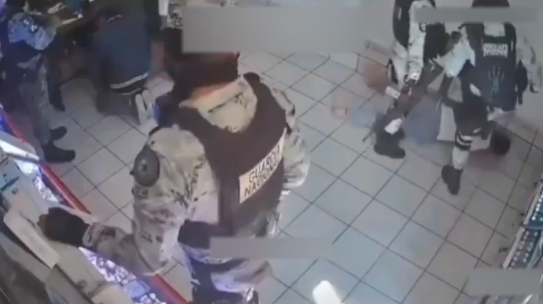 Una propietaria de un negocio de máquinas tragamonedas