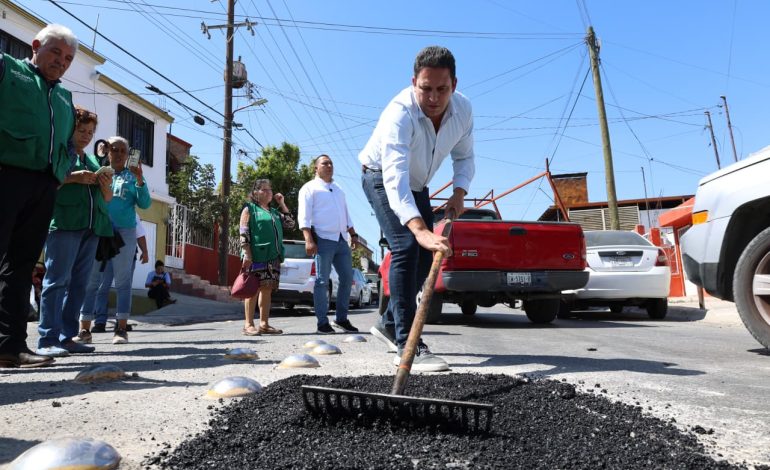 Avanzan 17 cuadrillas en rehabilitación de pavimento en Saltillo