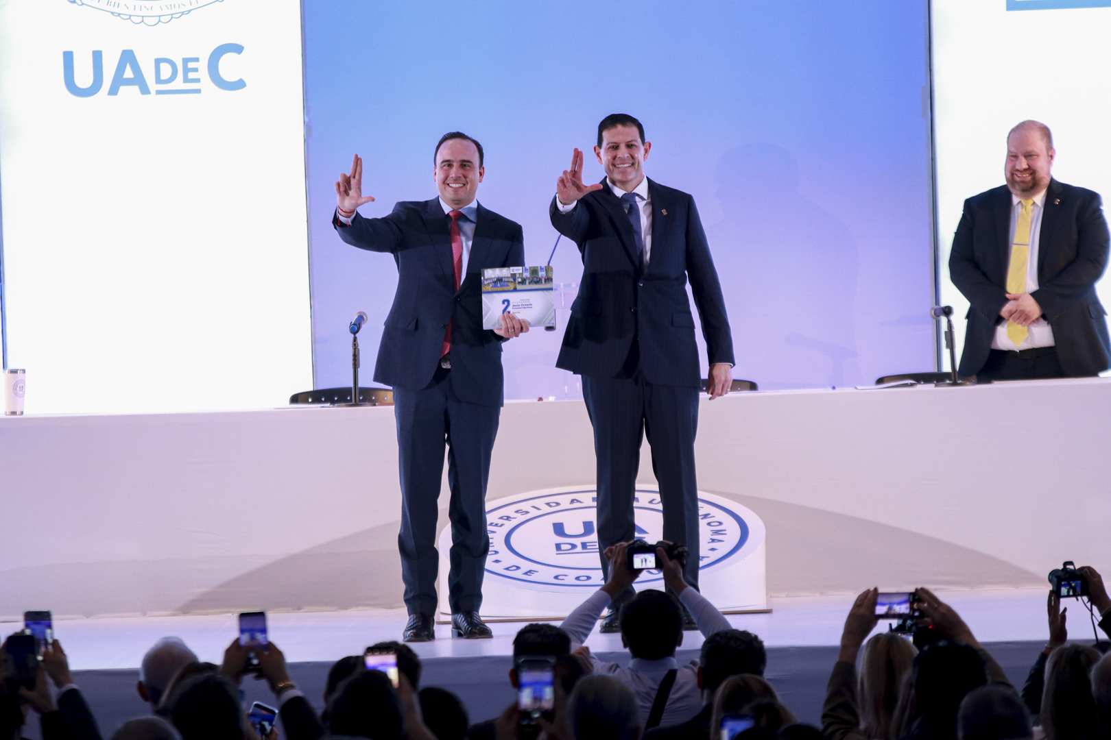 Resultados y logros concretos en UAdeC; rector presenta segundo informe