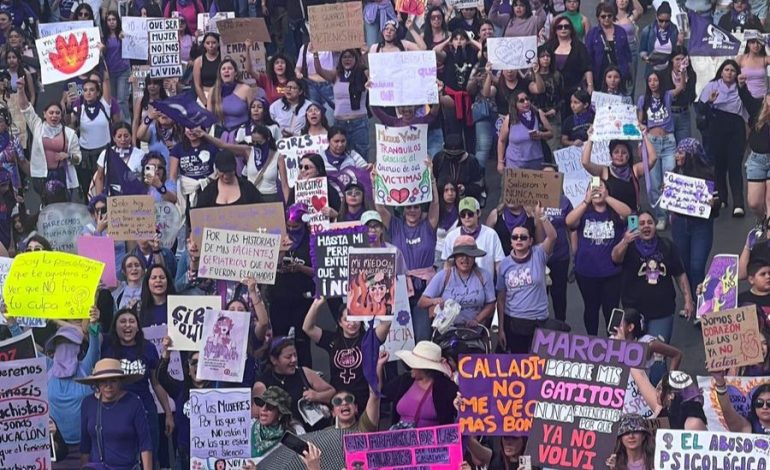 Toman las calles 15 mil mujeres