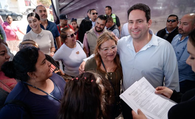 Avanza Javier Díaz con ‘Colonias al 100’ en Hacienda Narro y Misión Cerritos