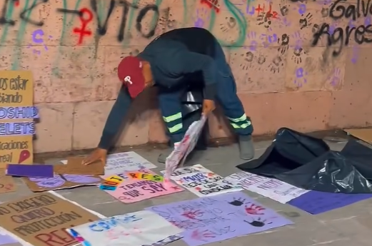 Tras la marcha del 8M, despliegan a 60 trabajadores para limpiar pintas en el Centro de Saltillo