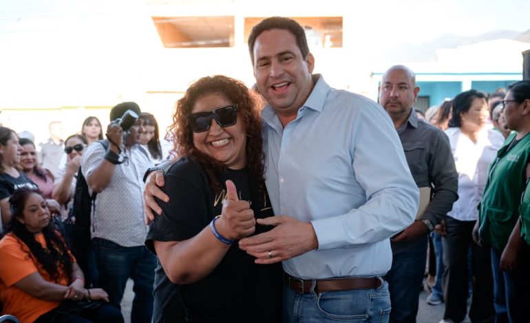 Lleva Javier Díaz “Colonias al 100” al sur de Saltillo