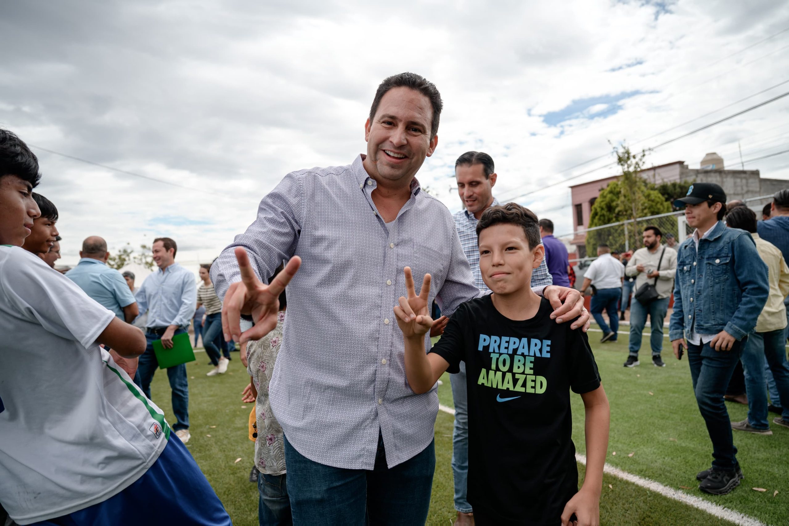 Activa Javier Díaz a los saltillenses en espacios rehabilitados