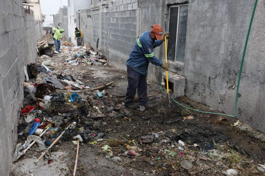 Van contra los vecinos ‘cochinones’