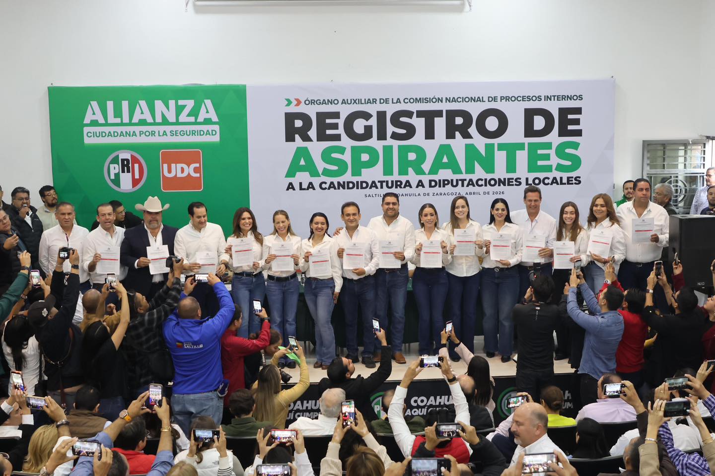 Van por los 16 Distritos