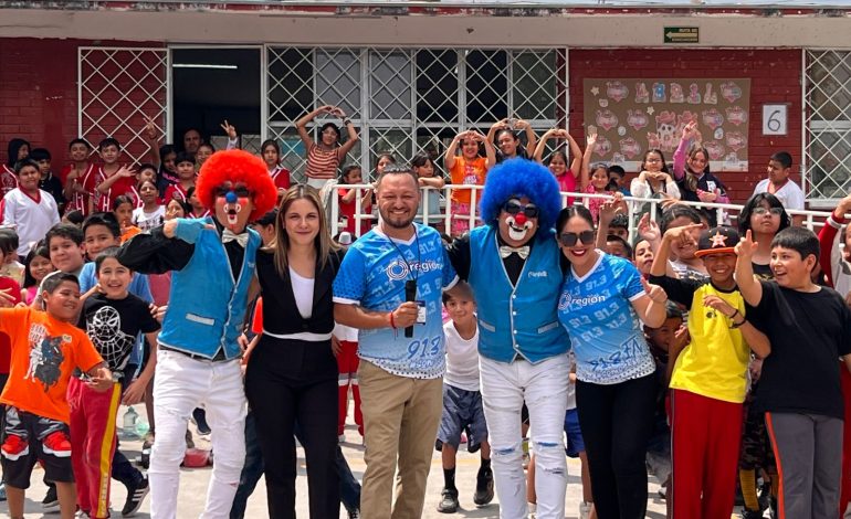 Lleva Grupo Región alegría y mucha diversión a primaria Alfonso Reyes