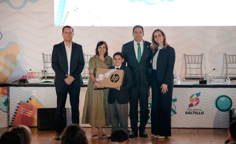 Impulsan Javier Díaz y Luly López la participación de la niñez saltillense