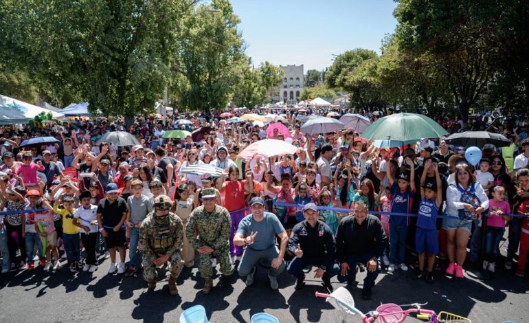 Miles de familias salen a las calles a celebrar a la niñez, la seguridad y la salud
