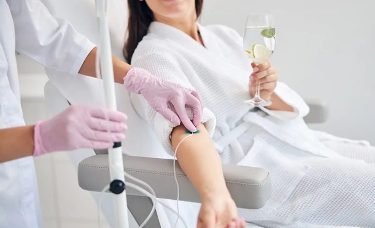 Cierran dos negocios por sueros vitaminados