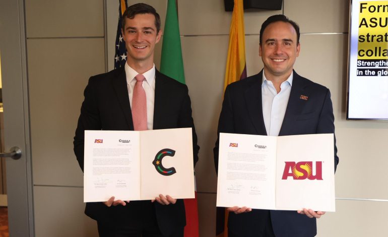 Firmamos en Washington D.C. acuerdo histórico en materia de semiconductores: Manolo