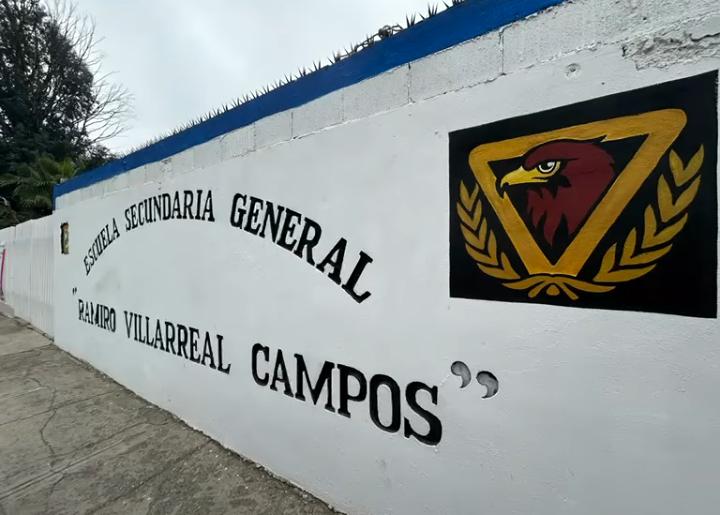 Por riña entre mamás expulsan a alumno y la otra se da de baja