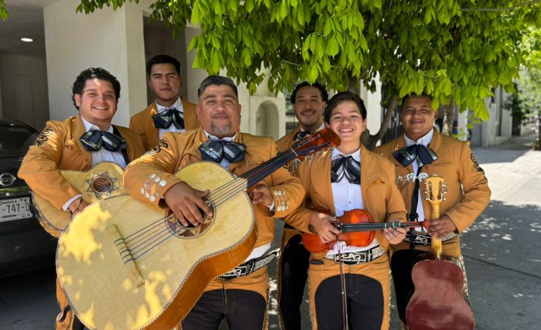 Viven mariachis maratón por Día de las Madres