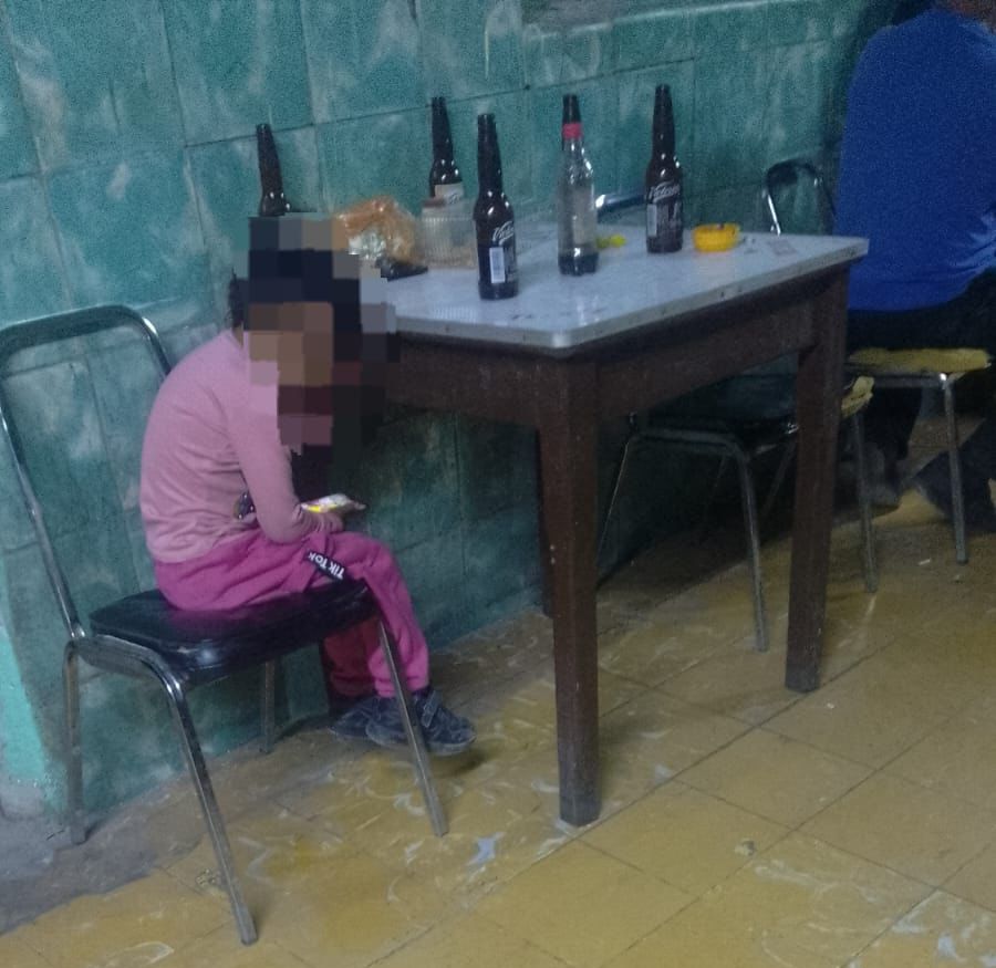 Clausuran cantina por presencia de menor en Parras