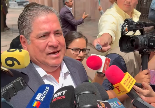 No estaba enfermo, andaba en campaña; exige suplente de Tony Flores ocupar la curul