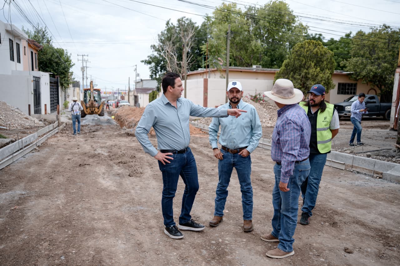 Supervisan pavimentación de calles en Ampliación Postal Cerritos