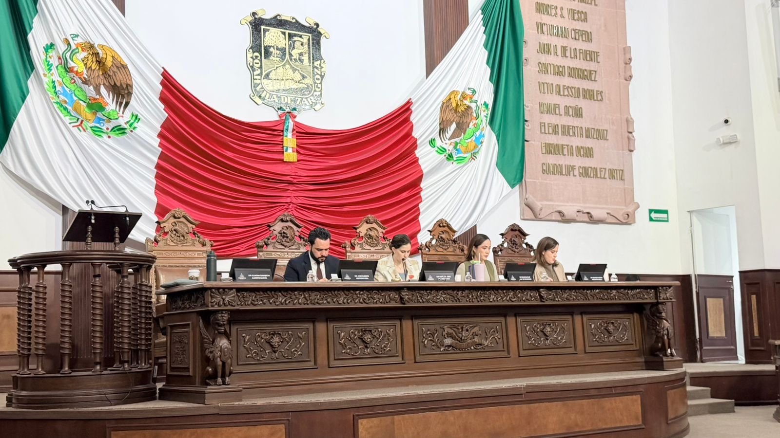 Piden licencia 4 de 9 diputados que buscan reelección