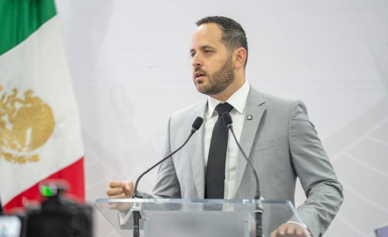 Arremete Jacobo vs IP por críticas a su gobierno