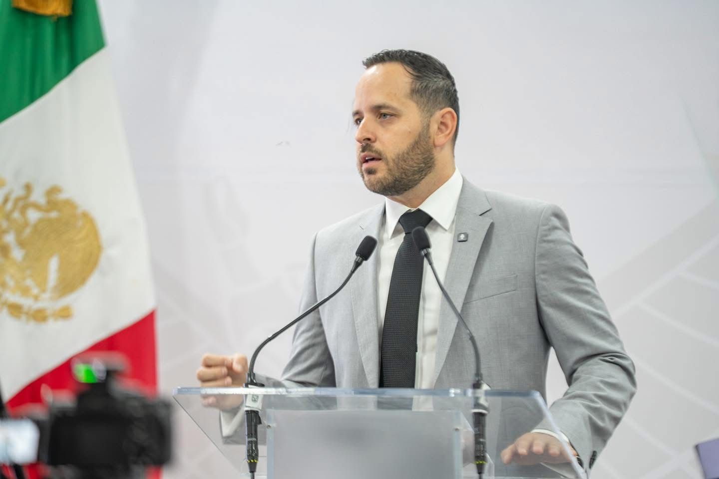 Arremete Jacobo vs IP por críticas a su gobierno