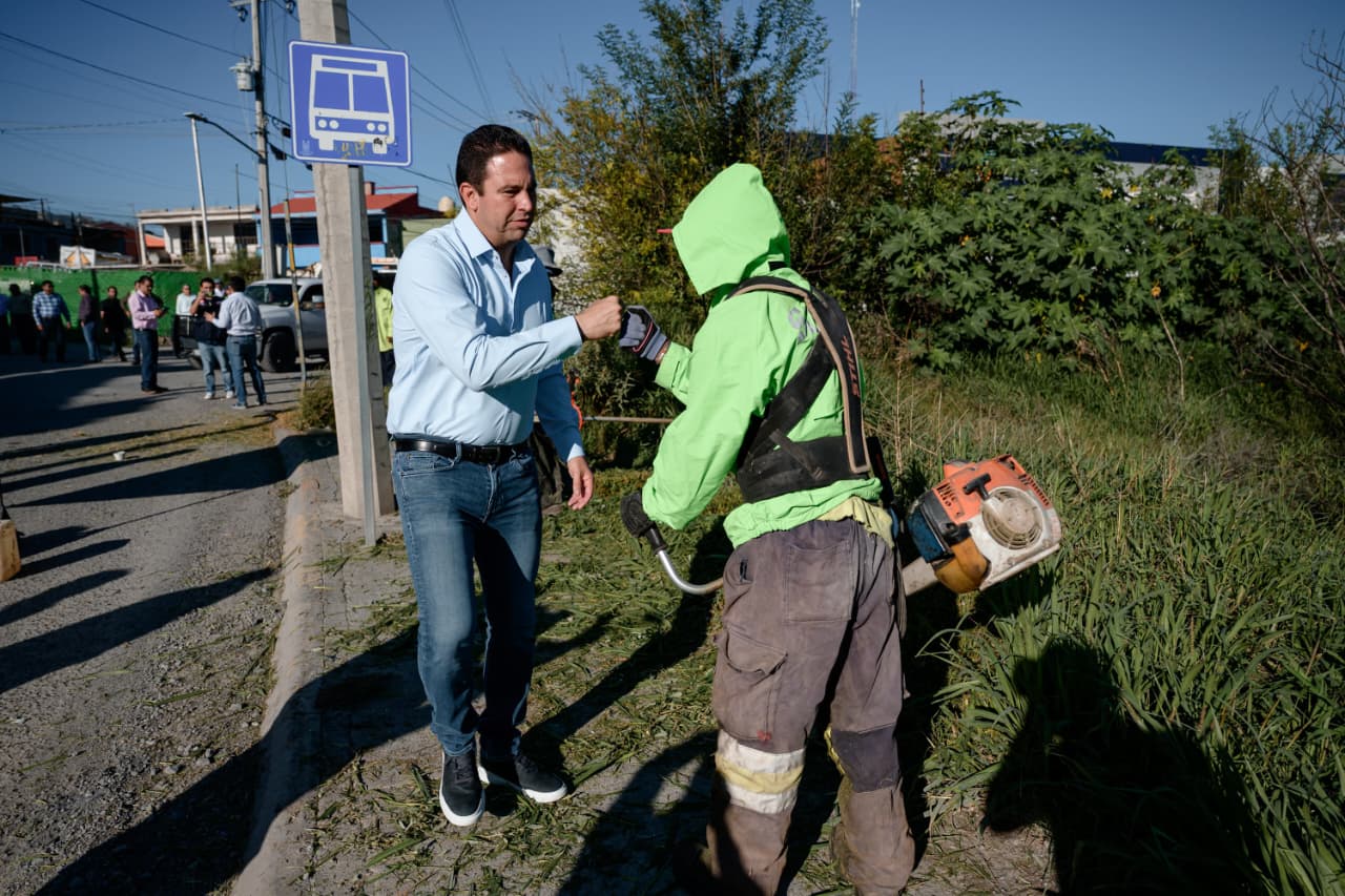 Supervisa Javier Díaz programa “Aquí Andamos”, en atención a daños por las lluvias
