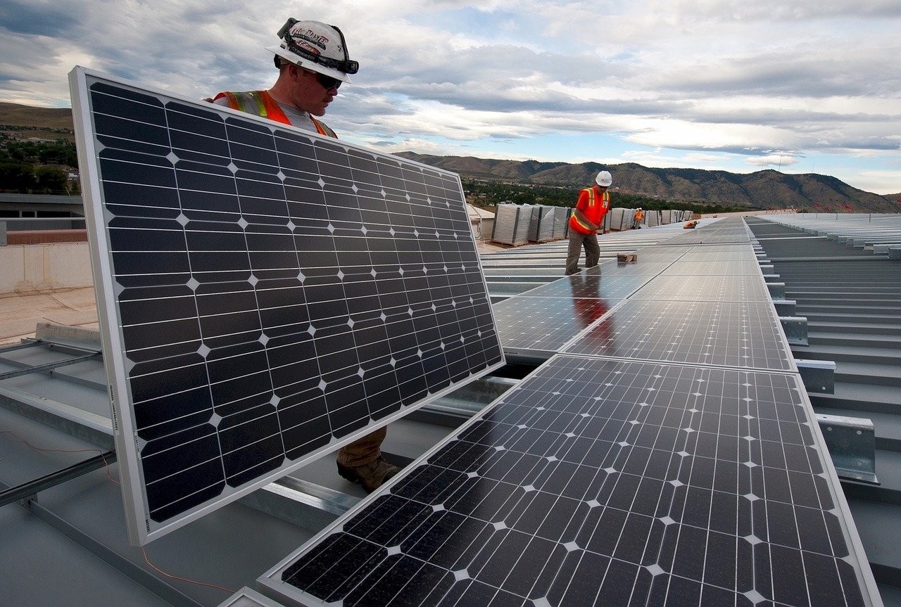 Apuestan empresas por energía inteligente