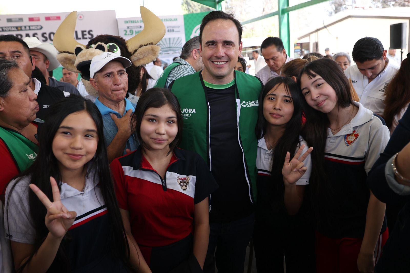 Se mantiene Manolo Jiménez entre los mejores gobernadores del país