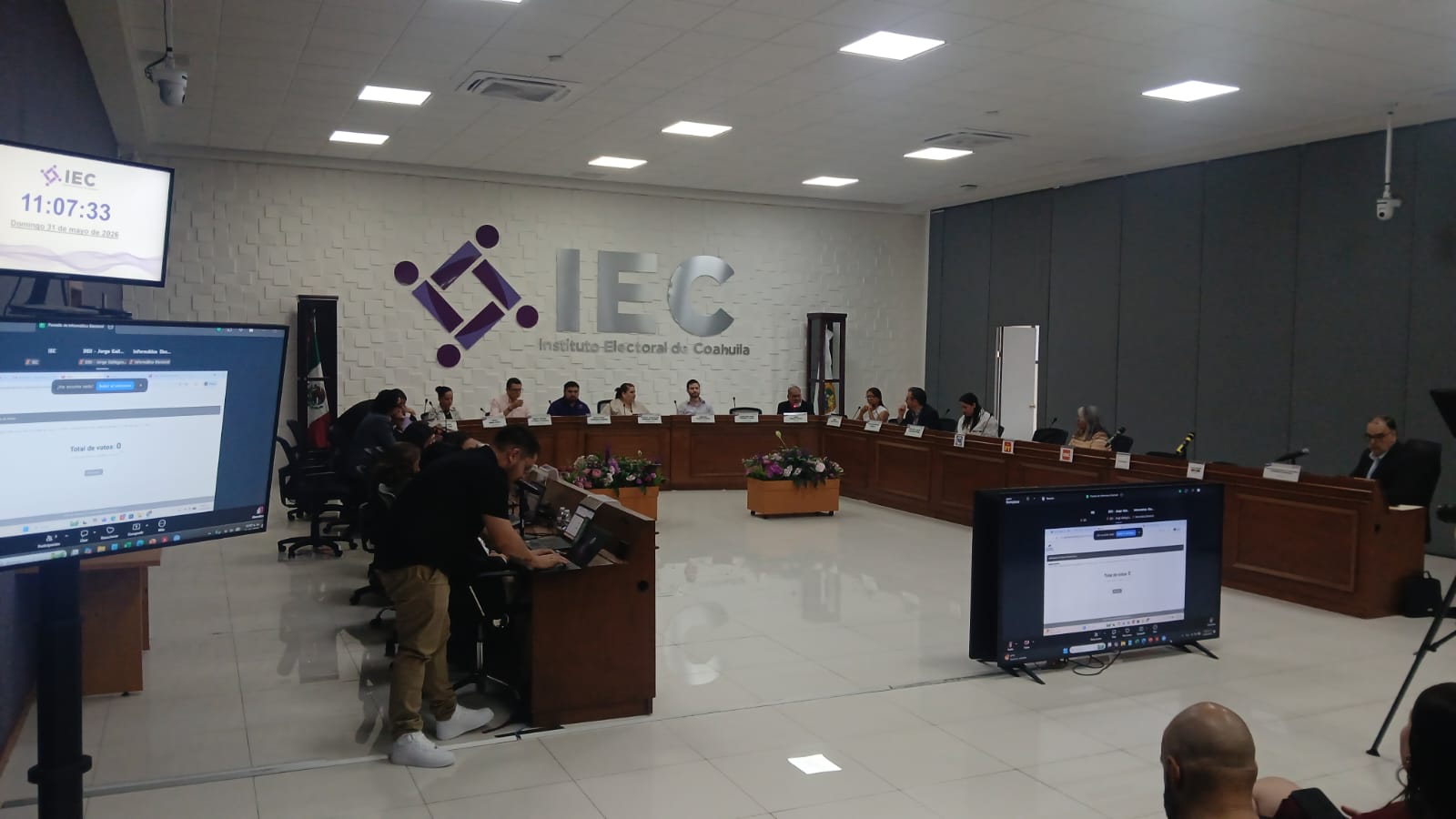 Autoriza IEC nueve encuestadoras para el 7 de junio
