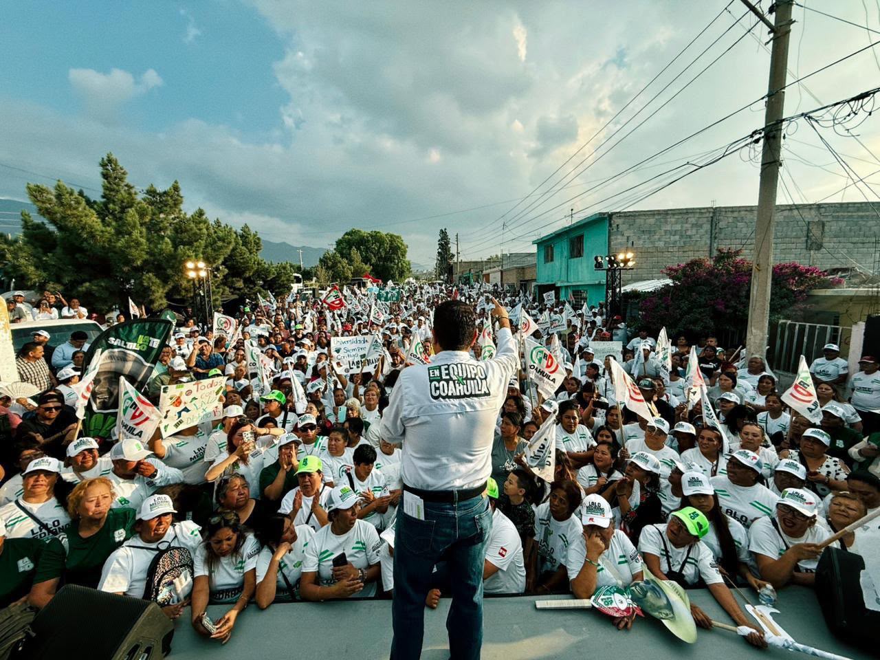Lalo Medrano asegura triunfo contundente