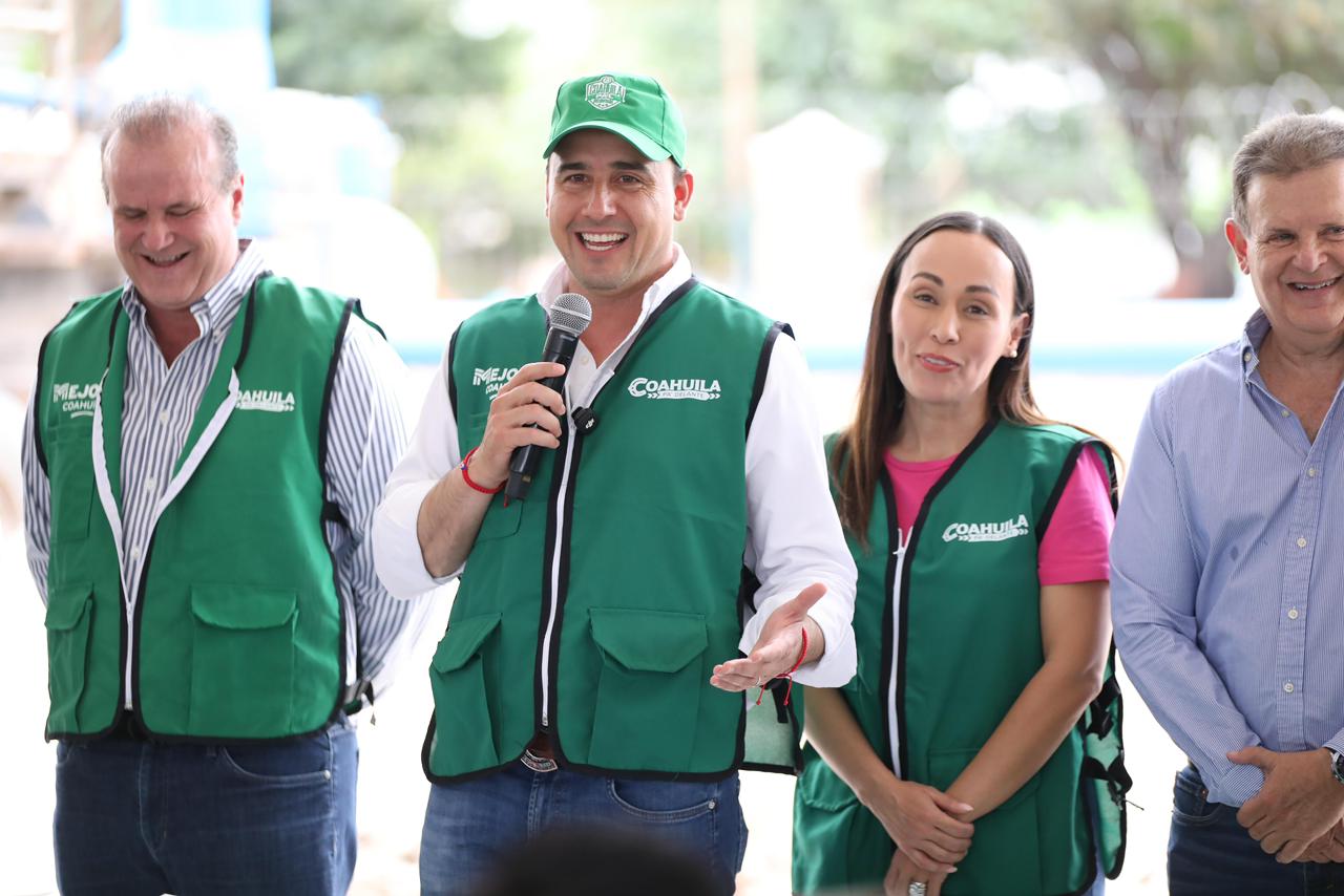 En equipo seguimos supervisando obras sociales en las colonias y ejidos: Manolo
