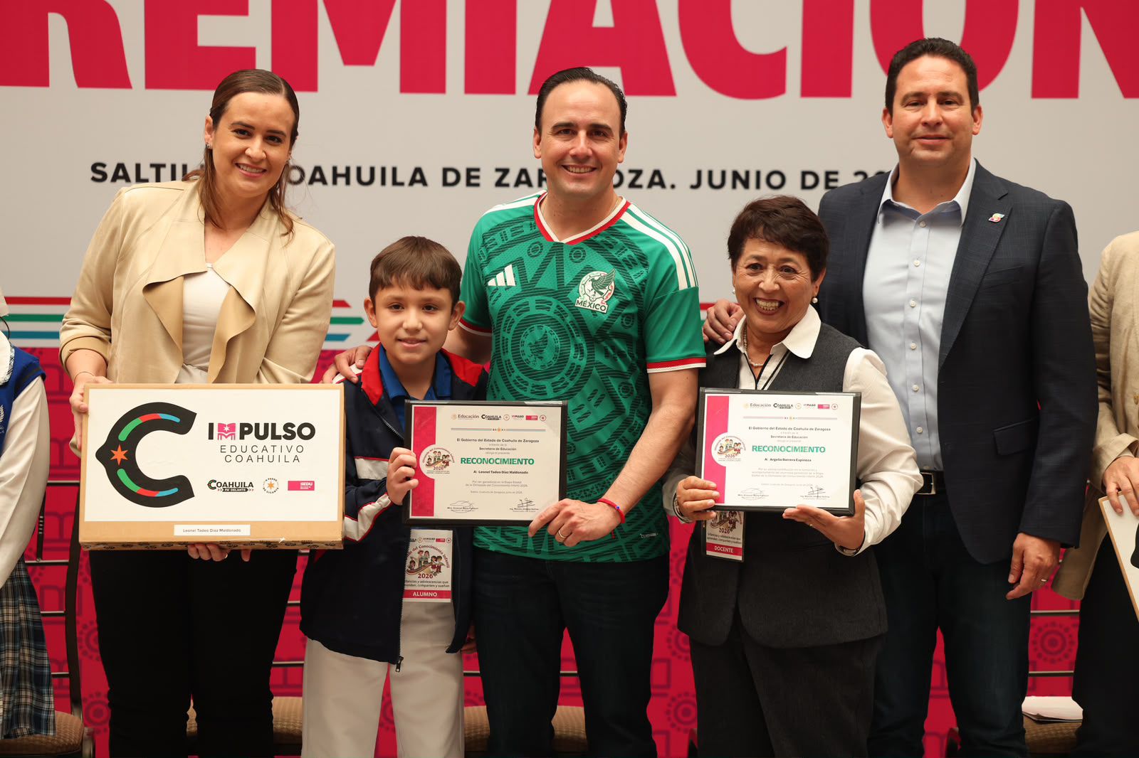 En Coahuila seguimos apostándole a la educación: Manolo
