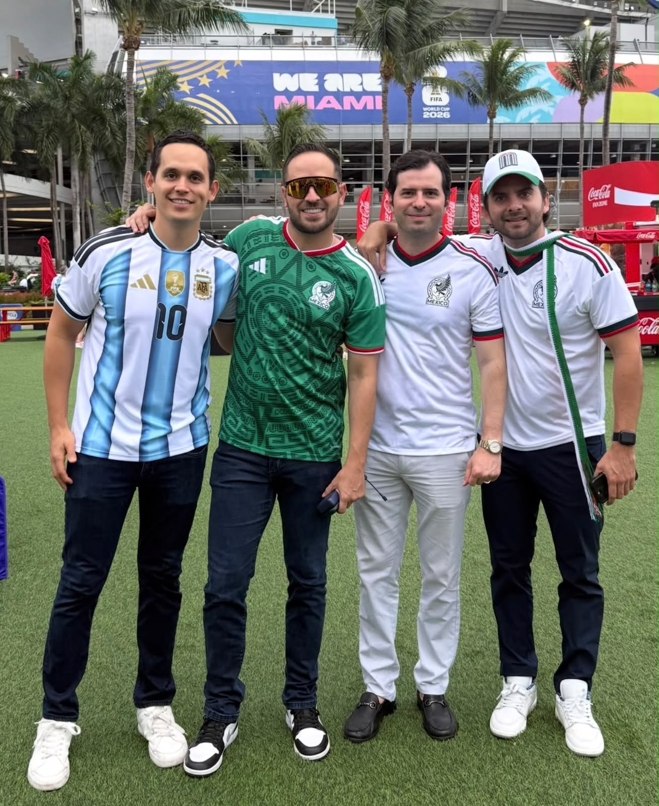 Se va Jacobo de “gira”… y aparece en el Mundial