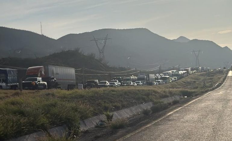Colapsa autopista Saltillo-Torreón