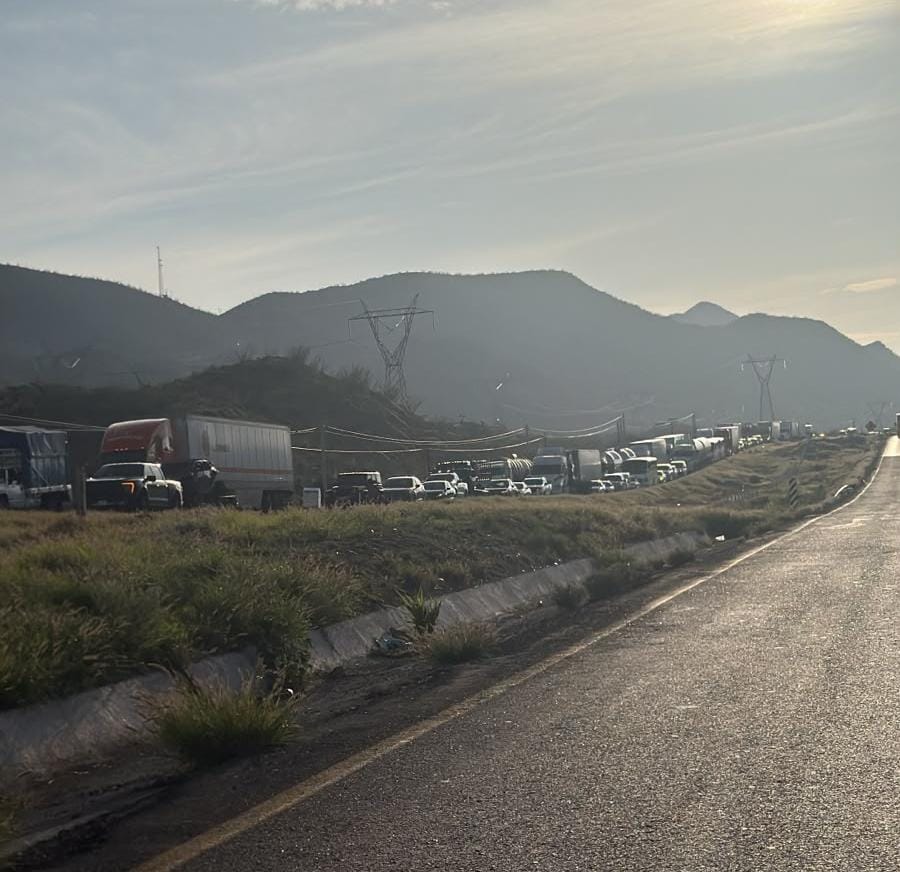 Colapsa autopista Saltillo-Torreón