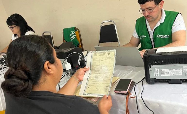 Van 10 mil trámites de CURP biométrica