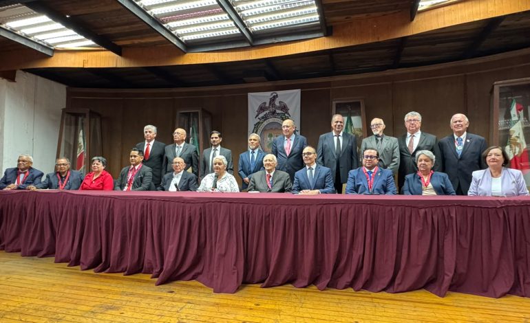 Suma Colegio de Investigaciones Históricas nueve integrantes
