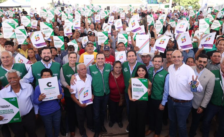 Iniciamos la entrega de miles de escrituras para todas las regiones de Coahuila: Manolo