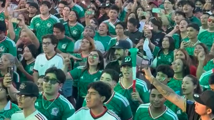 ¡Así se vivió la entonación del Himno Nacional Mexicano en el FutFest Saltillo 2026!