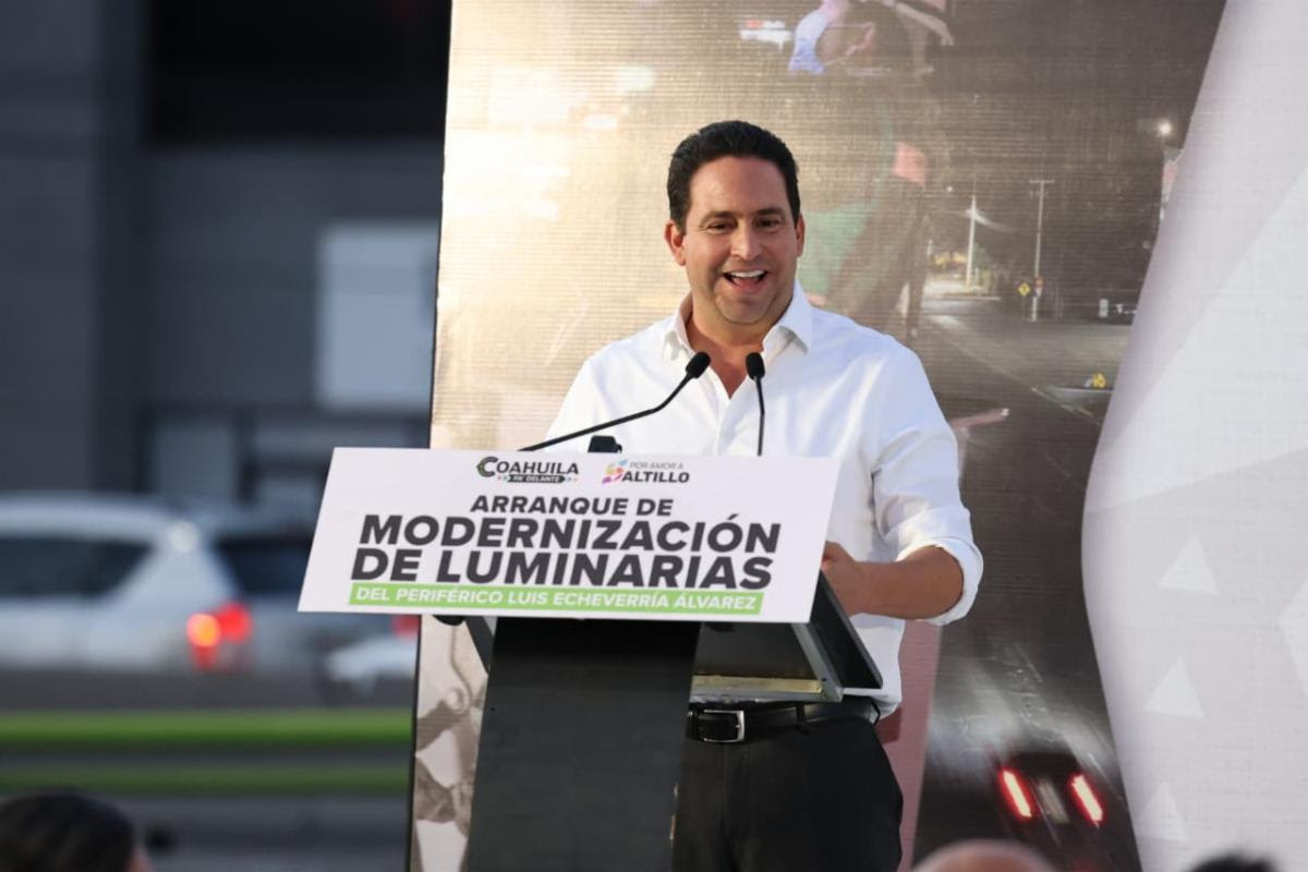 Inicia Javier Díaz modernización del alumbrado en el periférico LEA