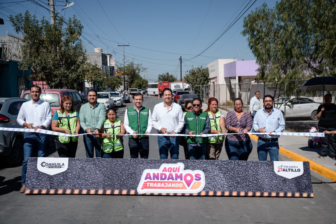 Lleva Javier Díaz más obras de pavimentación a las colonias
