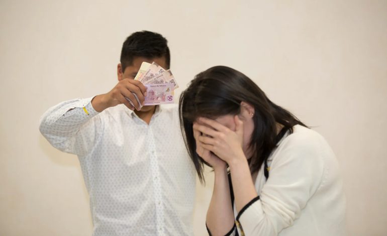 Sigue violencia económica contra las mujeres